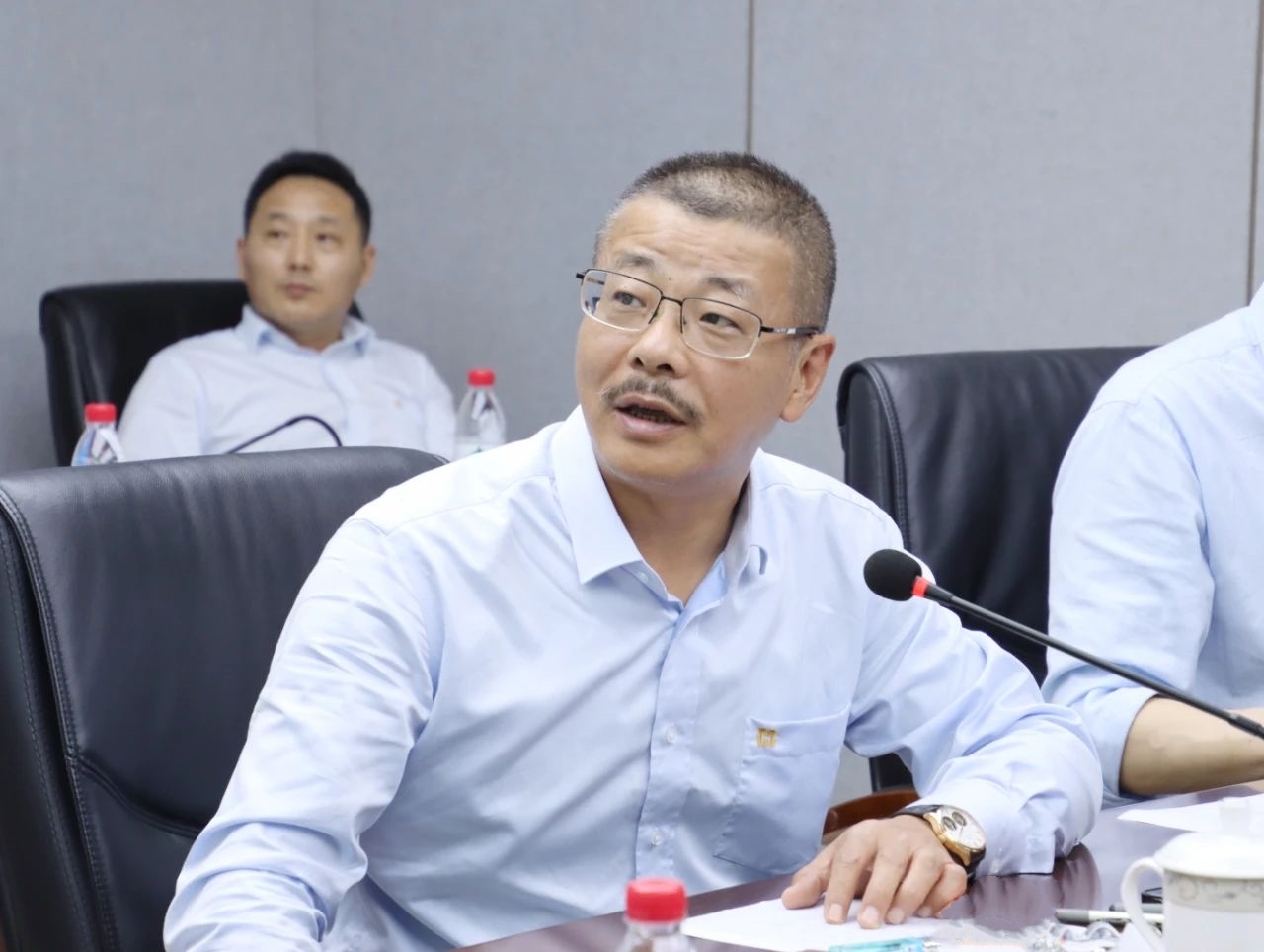 海南云顶国际官网学习贯彻海南省委八届四次全会精神 推动高质量发展2_副本_副本.jpg